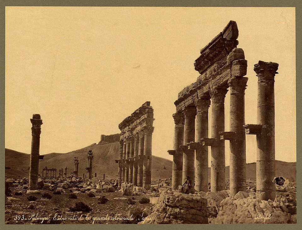 Palmyre. Extrémité de la grande colonnade - Syrie - Bonfils. LCCN2004670484