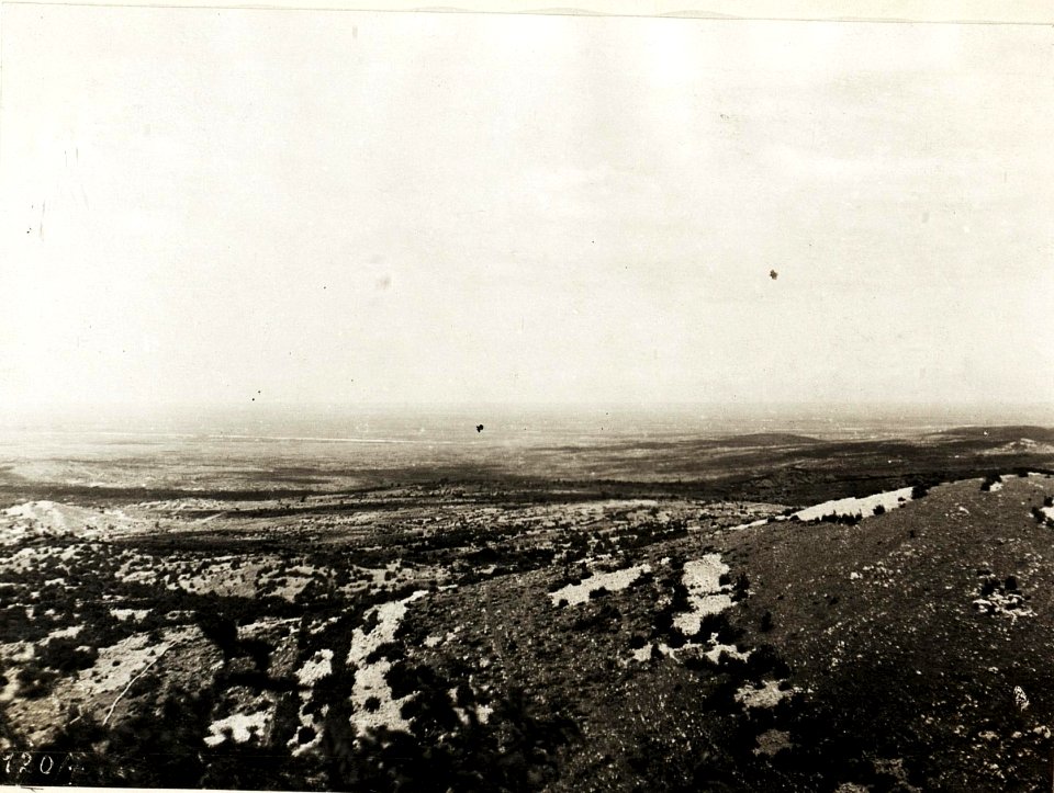 Panorama von Fajti hrib Kote 464 südöstlich von Görz, 11.6.1916. (BildID 15594950)