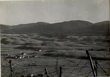 Panorama, Hochfläche von Asiago. Standpunkt Monte Katze. 25m.östlich vom Kreuze 1206. (6. Teilbild zu WK1 ALB083 24401a) (BildID 15633409)