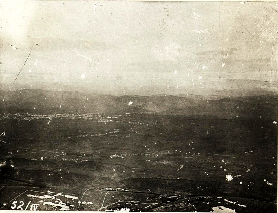 Panorama aus der Fesselballon - Stellung nordwestlich Kostanjevica, August 1915. (BildID 15594326)