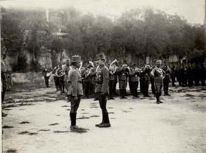 Parade des Infanterieregiments No. 59 vor Kaiser Karl in Trient (BildID 15626215)