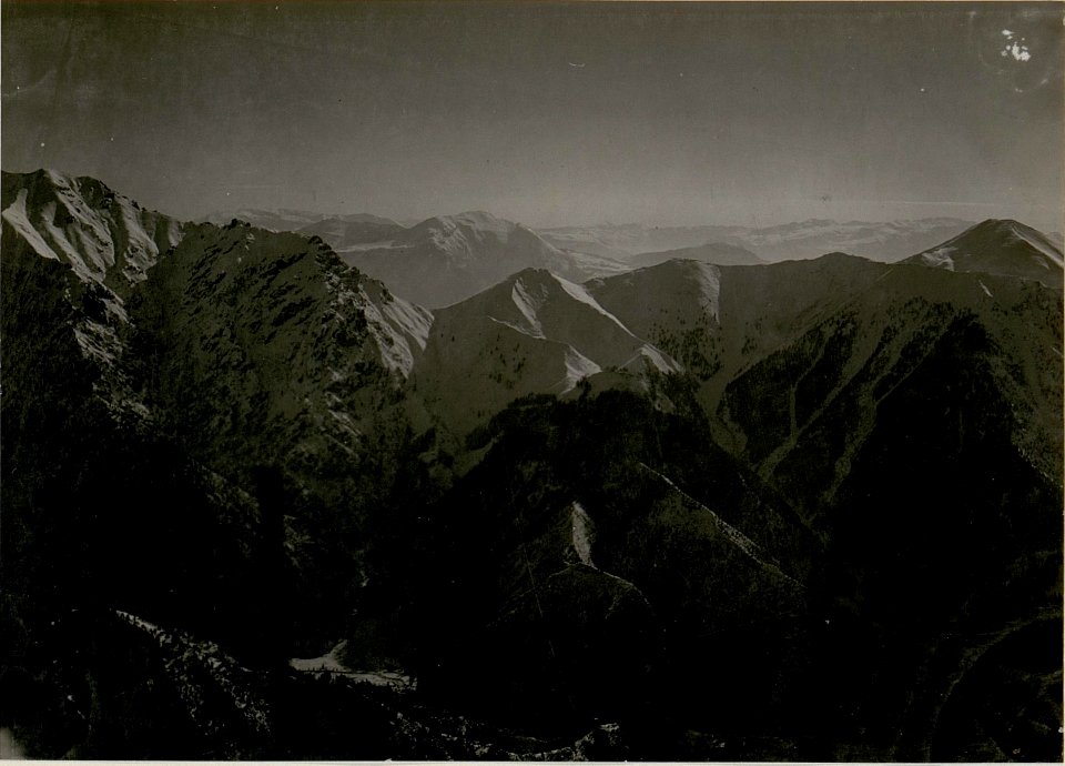 Panorama von Mt.Pari bis Pasubio (11-III.1918.) (BildID 15514733)