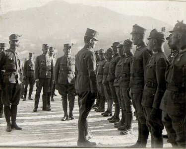 Parade des Infanterieregiments No. 59 vor Kaiser Karl in Trient (BildID 15628753)