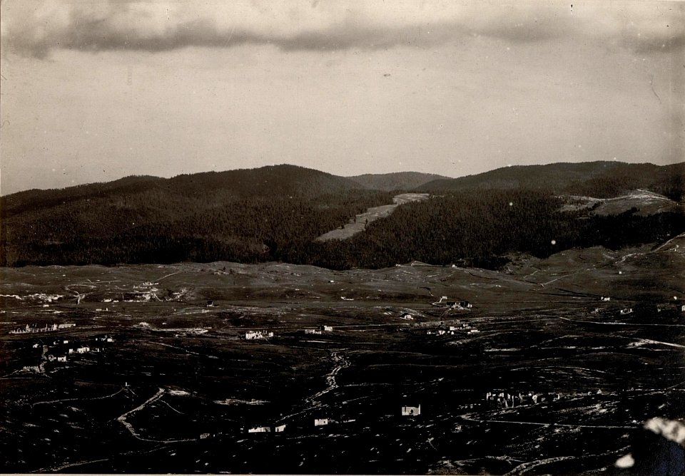 Panorama, Standpunkt Monte Rasta. (3. Teilbild zu WK1 ALB084 24420a) (BildID 15634849)