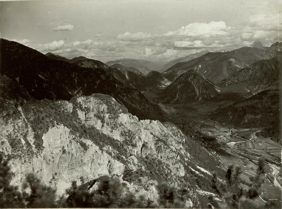 Panorama von der Kleinalpelspitze, gesehen in der Richtung nach Osten und Südwesten. Standpunkt, Kleinalpelspitze. Aufgenommen, am 15.September 1915. (BildID 15461840)