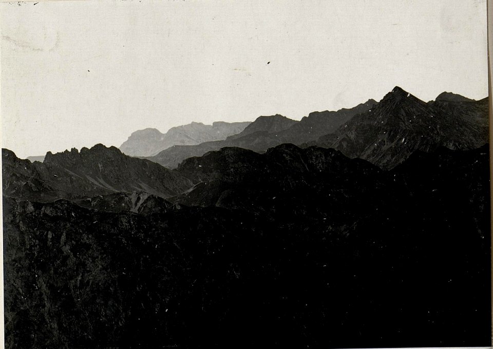 Panorama zwischen Cadin-Joch Valsugana.. Standpunkt Monte Cola (BildID 15631267)