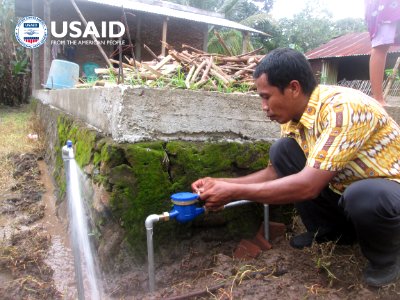 Pemasangan sambungan air bersih di Pattallassang, Takalar (34911043974)