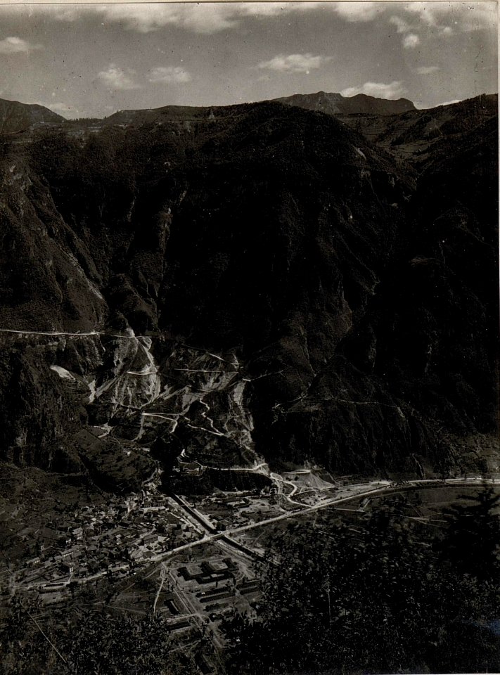 Panorama, Brenta-Tal. Standpunkt Nähe der Perticastraße. (2. Teilbild zu WK1 ALB084 24428a) (BildID 15634982)