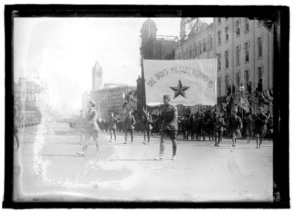 Parade on Pa. Ave., Wash., D.C., Feb. 21, 1919 LCCN2016851160