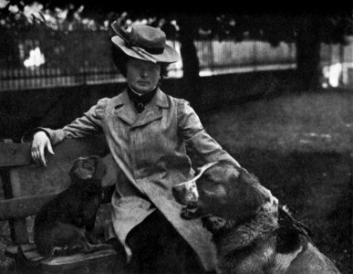 Peter Scherer Dame mit Hunden
