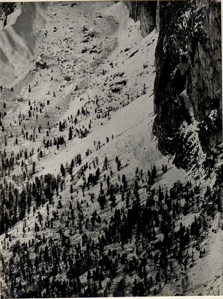Panorama, Col di Lana, Monte Sief. Standpunkt Sasso di Stria. (7. Teilbild zu WK1 ALB82 24333a) (BildID 15629852)