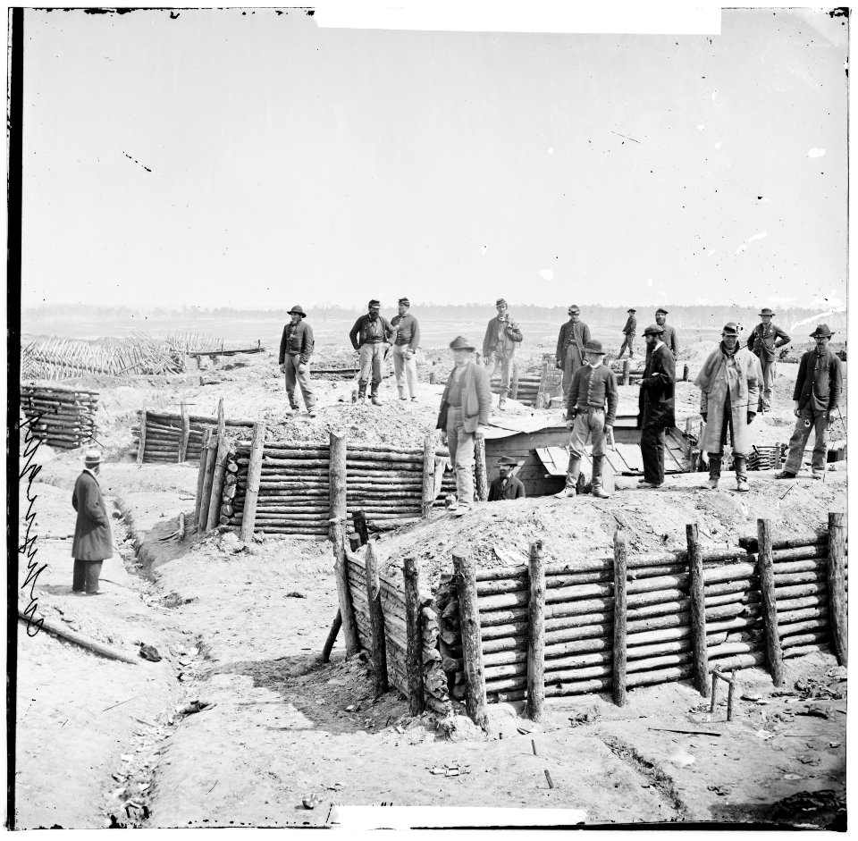 Petersburg, Va. Breastworks of the Confederate Fort Mahone ('Fort Damnation') LOC cwpb.02611