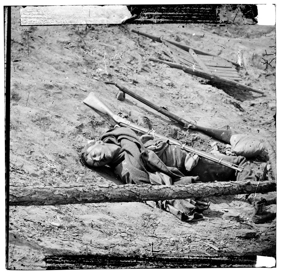 Petersburg, Va. Dead Confederate soldier with gun LOC cwpb.02538