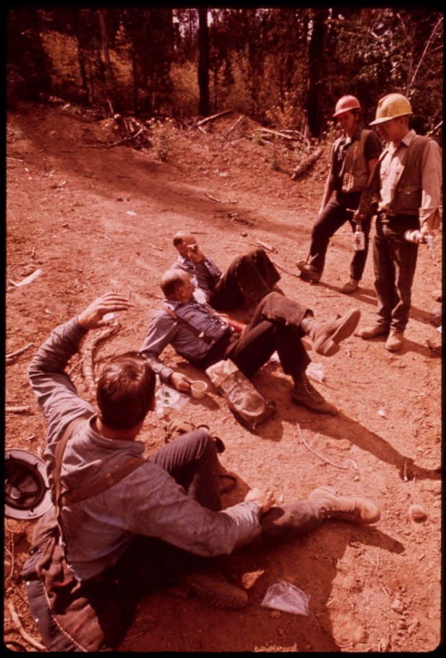 Pickering-crews-on-lunch-break-in-burn-area-september-1973 7007044870 o