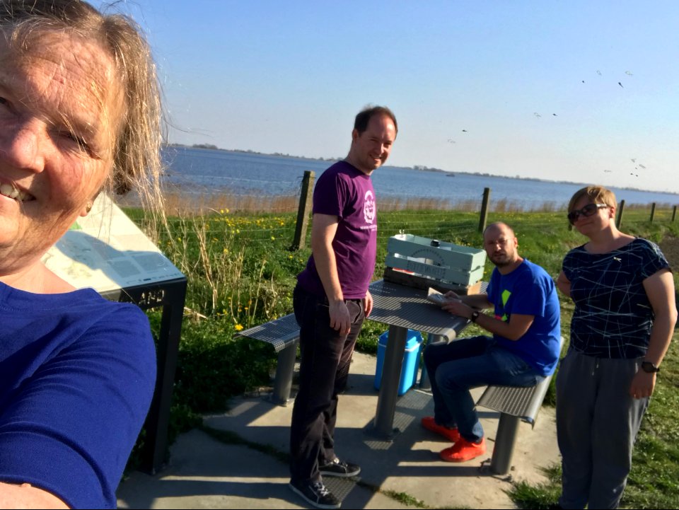 Picnic table from viewpoint Pier-horizon