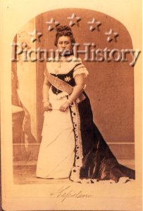 Queen Kapiolani, photograph by Menzies Dickson (25682)