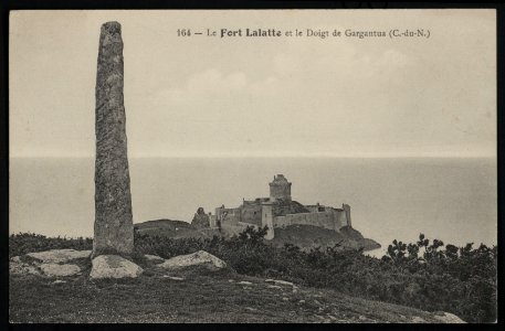 Plévenon - Fort Lalatte et le Doigt de Gargantua - AD22 - 16FI3908