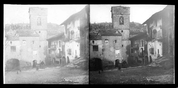 Plaça i campanar del Pont de Montanyana