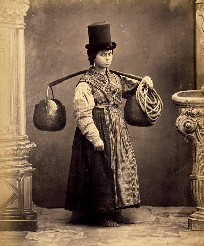 Ponti Water carrier