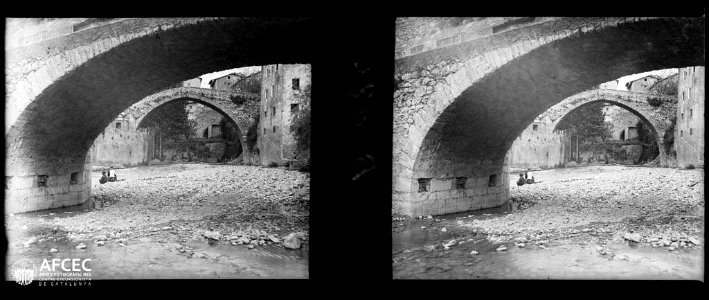 Pont sobre el riu Llobregat al seu pas per la Pobla de Lillet