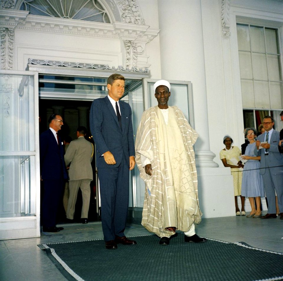 President John F. Kennedy with Abubakar Tafawa Balewa, Prime Minister of Nigeria (04)