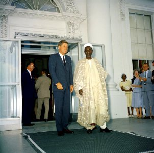 President John F. Kennedy with Abubakar Tafawa Balewa, Prime Minister of Nigeria (04)