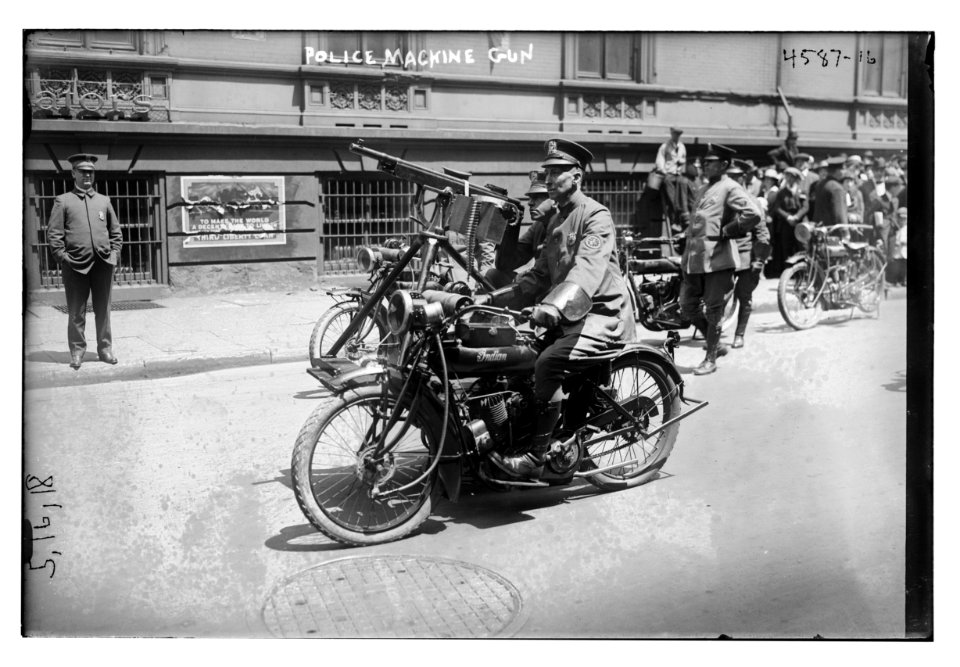 Police machine gun LCCN2014706981
