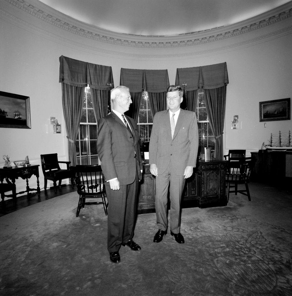 President John F. Kennedy with Democratic Candidate for Governor of Hawaii, John A. Burns (02)