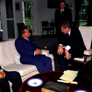 President John F. Kennedy with Prime Minister of Laos, Prince Souvanna Phouma (03)