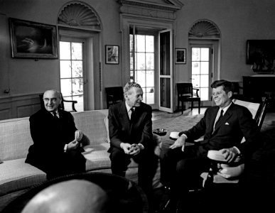 President John F. Kennedy with Minister of Foreign Affairs of France, Maurice Couve de Murville