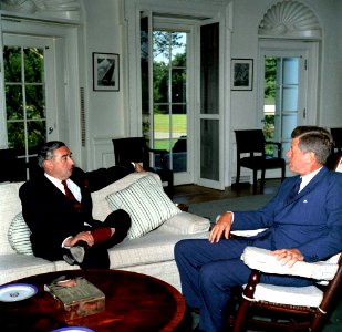 President John F. Kennedy with Deputy Leader of the Labour Party of Great Britain, George Brown (03)