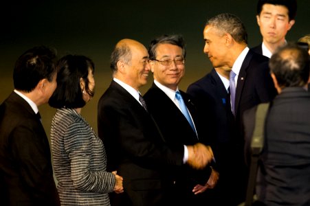 President Obama Arrives in Japan - Flickr - East Asia and Pacific Media Hub (2)