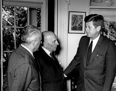 President John F. Kennedy with Italian Foreign Minister, Attilio Piccioni (01)