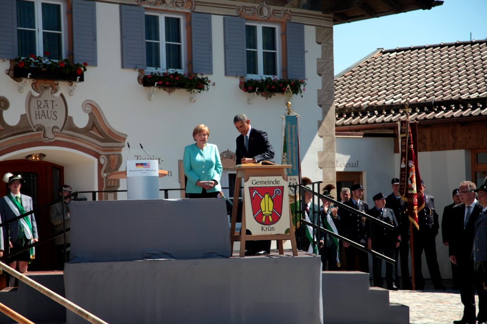 President Obama visits Krün in Bavaria IMG 1155 (18661155082)