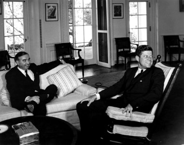 President John F. Kennedy with Deputy Leader of the Labour Party of Great Britain, George Brown (01)
