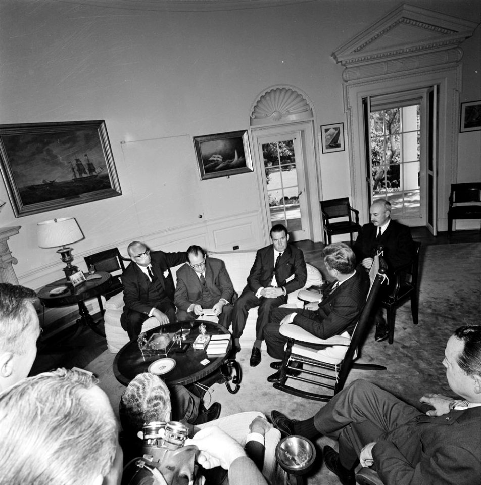 President John F. Kennedy with Minister of Foreign Affairs of West Germany, Gerhard Schröder (01)