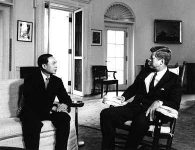 President John F. Kennedy with Coordinating Secretary of State for Security of Vietnam, Nguyễn Đình Thuận (02)