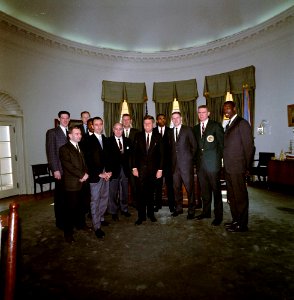 President John F. Kennedy with the Boston Celtics (02)