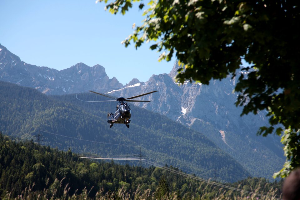 President Obama visits Krün in Bavaria IMG 1121 (18639520866)
