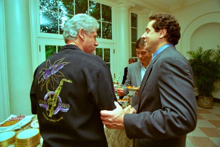 President Bill Clinton at a movie screening outside the Family Theatre of the White House (01)