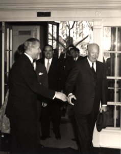 President Eisenhower at the Sheraton Park Hotel (14379591363) photo