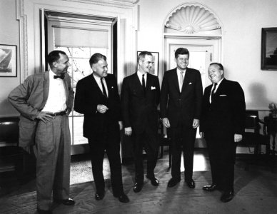 President John F. Kennedy with Midwestern Governors (01)
