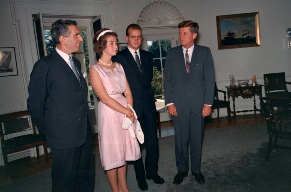 President John F. Kennedy with Prince Juan Carlos of Spain and Princess Sophia of Greece (02)