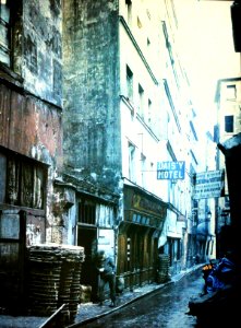 Rue de Venise autochrome collection Albert Kahn museum