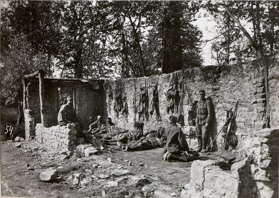 Relaisposten im Ternovanerwalde. 6.9.17. (BildID 15601975)