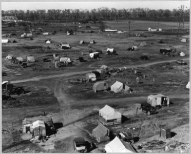 Sacramento, California. Squatter camp of agricultural labor migrants one-eighth mile outside city li . . . - NARA - 521744 photo