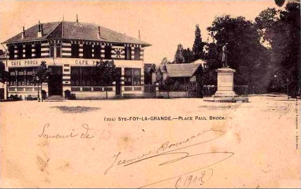 Sainte-Foy-la-Grande - Place Paul-Broca 4
