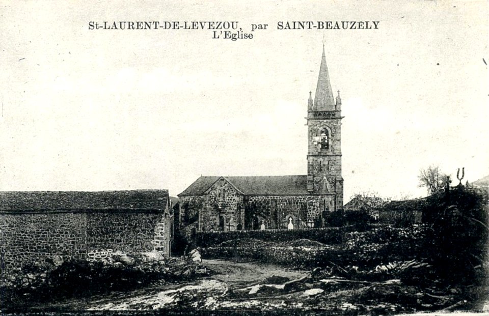 Saint-Laurent-de-Lévézou - église 1