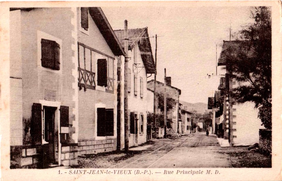 Saint-Jean-le-Vieux (64) - rue principale