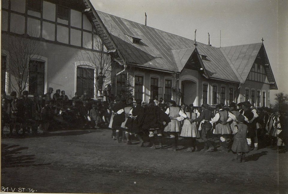 Rumänischer Bauerntanz in Unterwikow 10.3.18. (BildID 15664236)